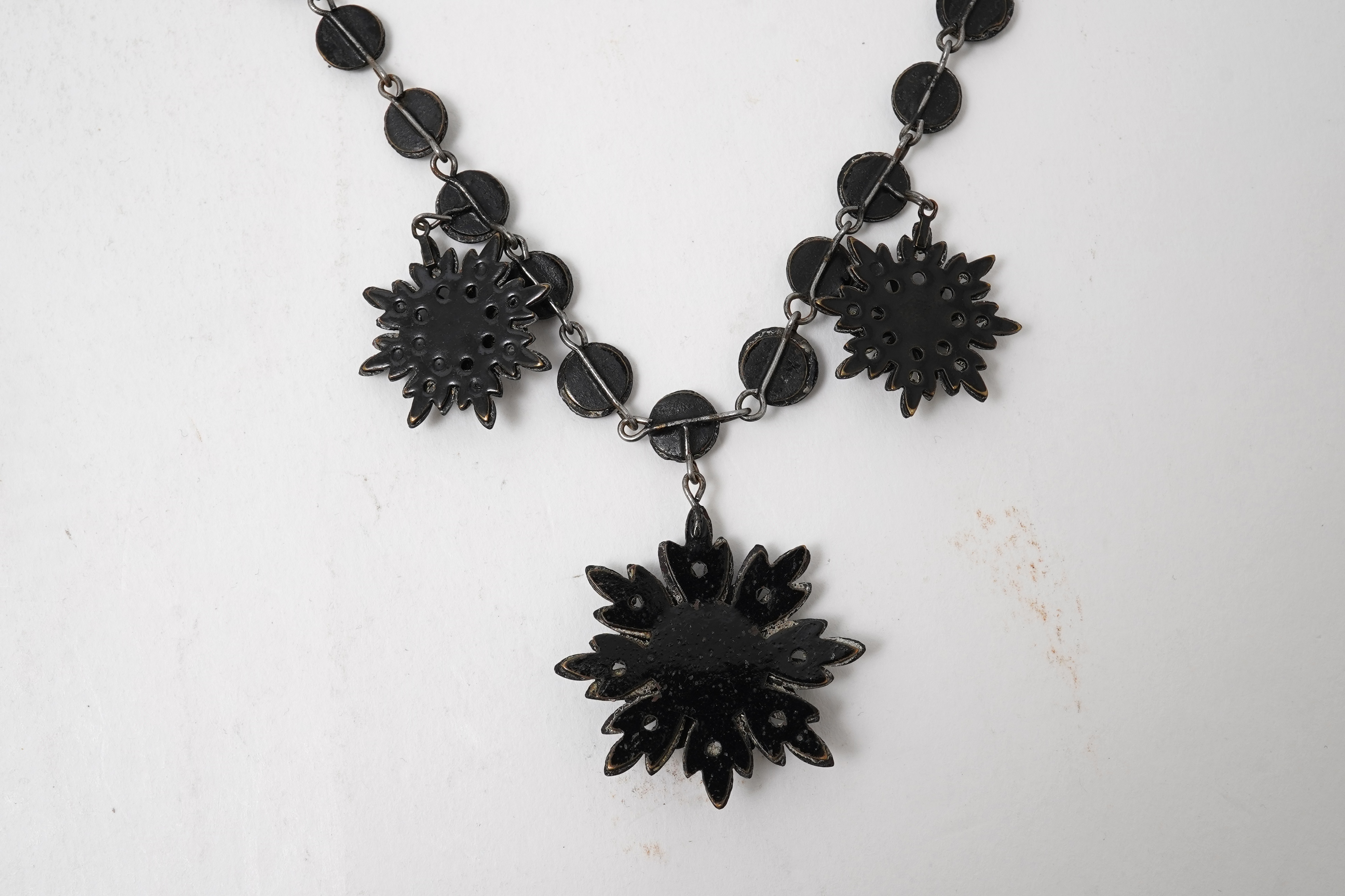 A group of simulant jet jewels, 19th century/early 20th century